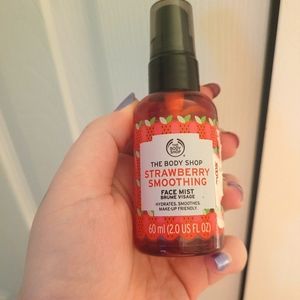 The Body Shop Face Mist - Strawberry Smoothing, Coco Calming